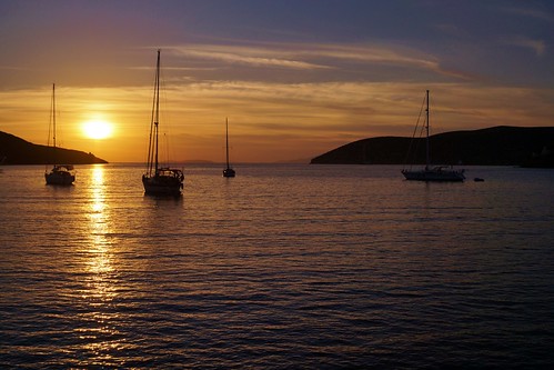 sunset sea mer de bay soleil boat coucher greece bateau grèce amorgos baie hellada katapola