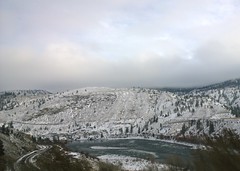 Wintry Thompson River from the highway