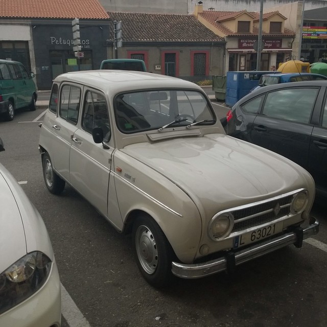 Renault 4 #renault #cochesclasicos #classiccars #renault4