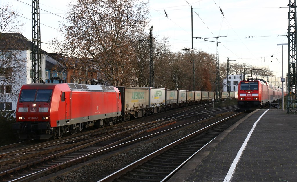 145019 and 146279 | 145019 passes Koln Sud with a intermodal… | Flickr