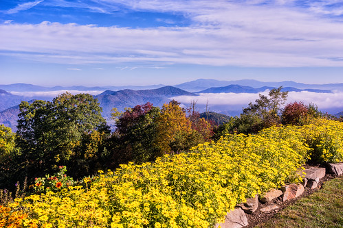 101516 2016 mountainair chair cloudinversion fallcolor landscape heritageridgevillascom