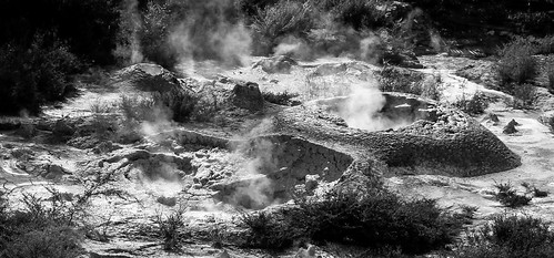 Te Puia Mud Pool, Rotorua, New Zealand | by Lee J2