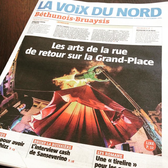 #carrosdefoc #streettheater hoy en portada de la@#prensa francesa y mañana actuamos en #Béthune