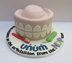 dentist cake unum