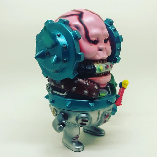 謝謝好友~幫我在dcon買毒娃~ #monsterfootcreations @monsterfootcreations  #dcon2016  @toysbian #toysbian #毒娃  #oneoff #SoftVinyl #sofubi #ソフビ #膠品 #搪膠 #sofvitokyo #kaiju | by 狂人日本玩具屋