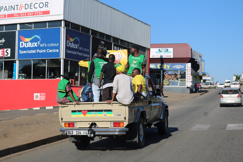 Tzaneen: Wahlkämpfer des ANC unterwegs in der Danie Joubert Straat