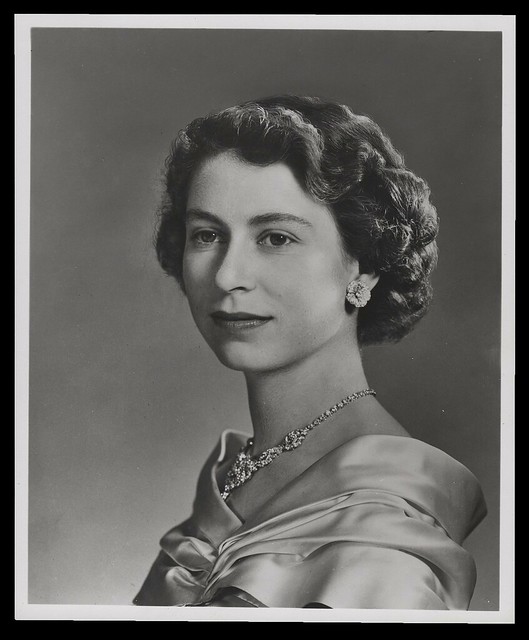 KARSH - Queen Elizabeth II / La reine Elizabeth II
