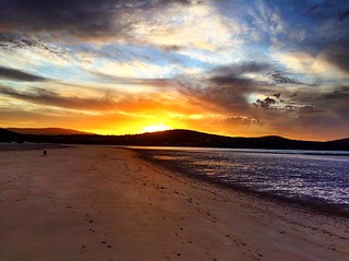 Sunset at Greens Beach :) Lovely end to the weekend ! #upsticksandgo #exploring #beachlife #greensbeach #beach #travel #tasmania #tassiecoast #instagood #instatravel #instagram #discovertasmania #michfrost #sunset #endoftheweekend #perfect