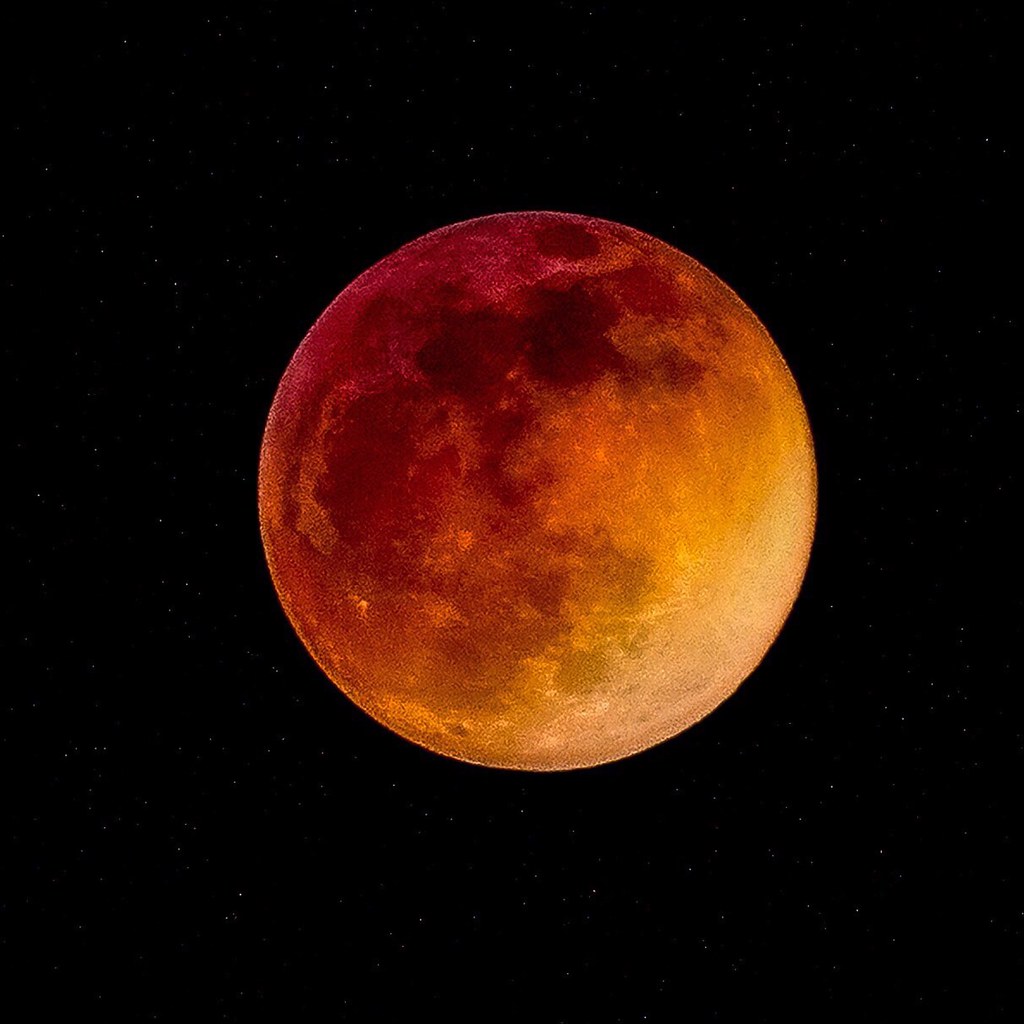 Кровавая Луна. Кровавая Луна картинки. Пятно кровавой Луны. Кровавая Луна 2023.