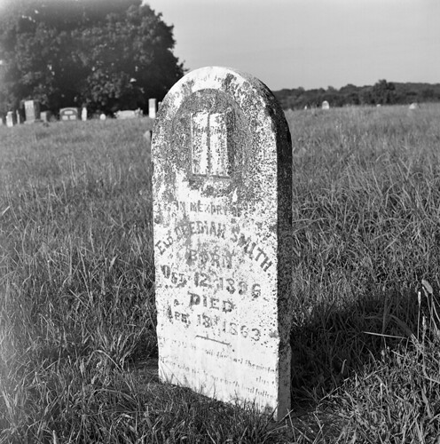 blackandwhite 6x6 cemetery mediumformat 120film hasselblad civilwar missouri ilford ilfordxp2super400 obediahsmith