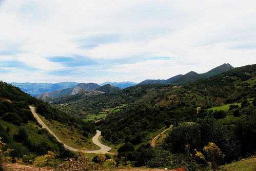 españa naturaleza mountain nature clouds landscape spain asturias paisaje nubes mountaineering montaña asturies montañismo teverga principadodeasturias paraísonatural principaudasturies parquenaturaldelasubiñaslamesa 700dcanon