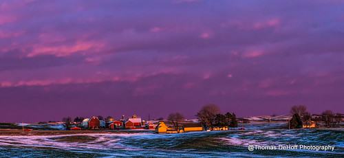 iowa farmstead golden light sunset red barns colorful winter sony a580
