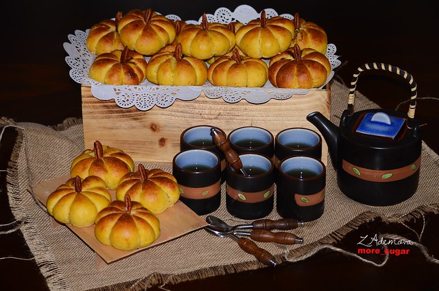 pumpkin buns