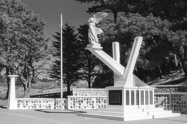 Veterans' Memorial, B&W