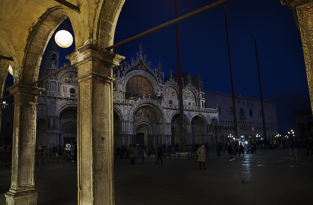 Venezia- piazza S. Marco di sera