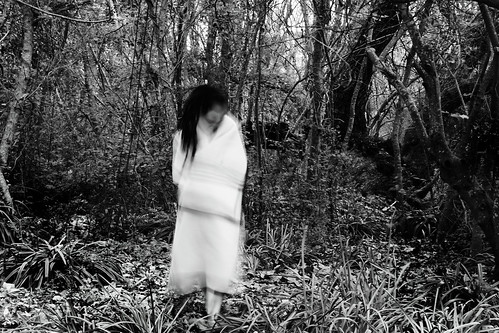 mujer girl bosque forest naturaleza nature blancoynegro blackandwhite monocromo monochrome gente people jacqueline bn bw modelo model