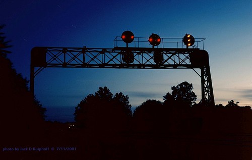 railroad sunset sundown ns railway signals signal cr norfolksouthern conrail railroadsignal pennsy latrobepa signalbridge positionlight possitionlights