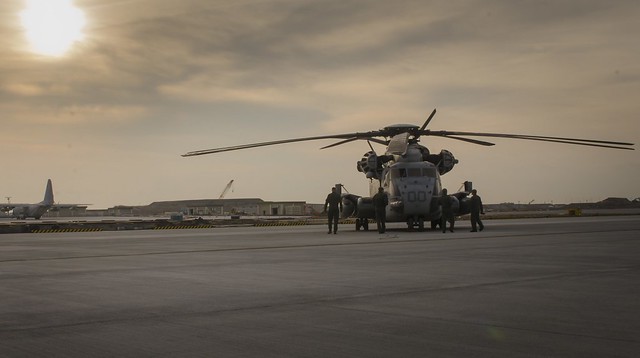 Crew inspects CH-53E