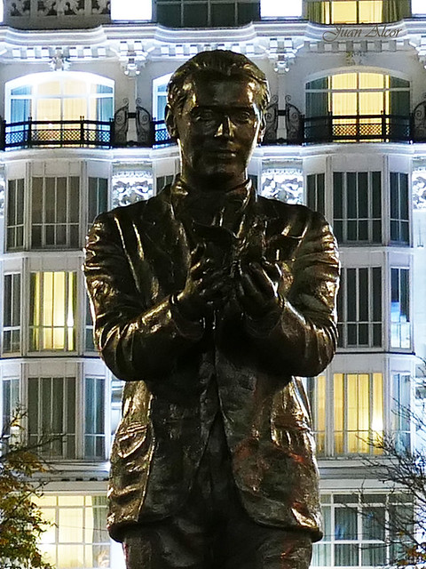 Nocturno. Estatua a Federico García Lorca (Madrid)