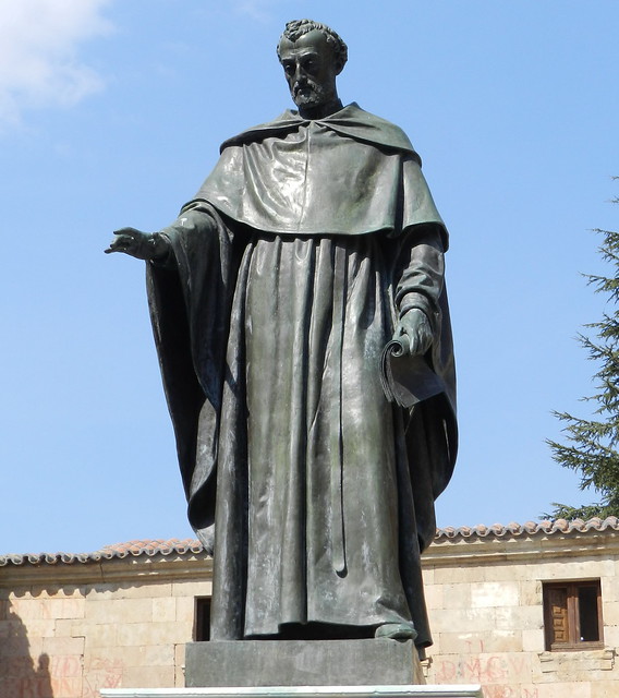 estatua de Fray Luis de Leon en Patio de Escuelas Universidad de Salamanca 03