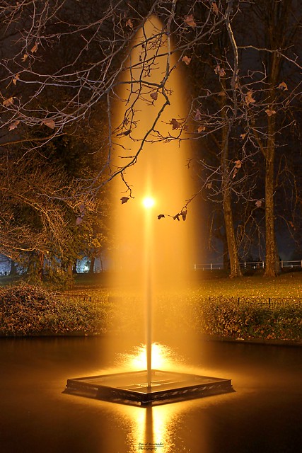 Jet d'eau de nuit au parc Kennedy à Vichy