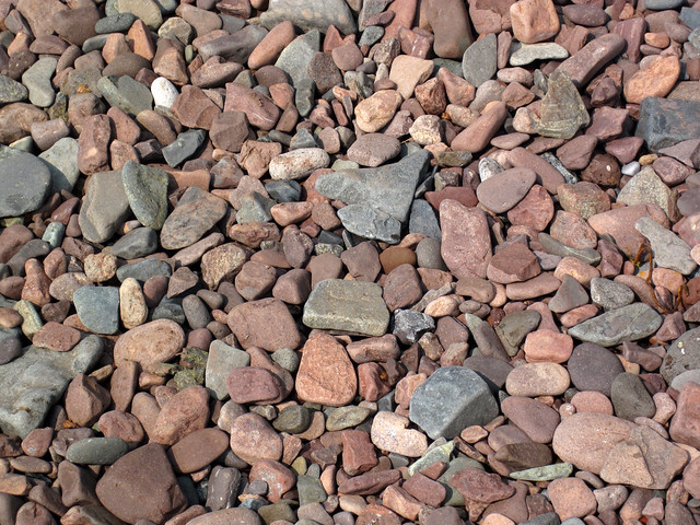 Lakeshore beach gravel (upper Holocene; derived from the North Shore Volcanic Group, Mesoproterozoic, ~1.1 Ga; Leif Ericson Park, Duluth, Minnesota, USA) 3
