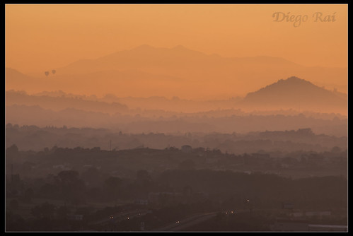 Niebla al amanecer. by Diego Rai, Amanece en Siero y Oviedo, desde el Naranco.amanecer sunrise oviedo siero diegorai niebla fog ciudad