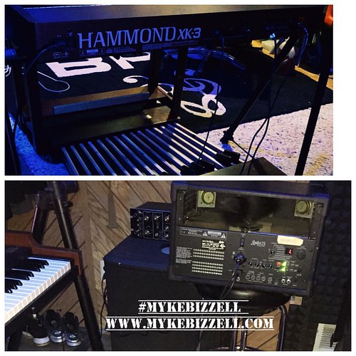 Hammond to go please! I may start renting this combo out. Inbox/DM for additional details. #hammondb3 #follownow #concert #producer #musician #gospel #randb #musiclessons #piano #drums #bass #guitar #tour #MBEI #mykebizzell #director #iphone #beatmaker #M | by myke_bizzell