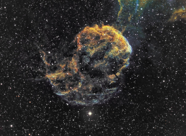 IC443 - The Jellyfish Nebula (HST Palette)