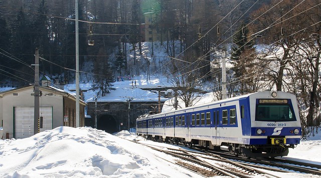 28.02.2006 Österreich Semmering. Semmeringbahn. ÖBB B4hET 6020 213, 4020 213 Payerbach