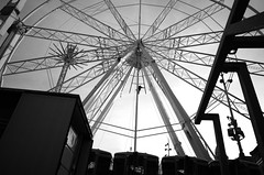 dismantling the Dam Square Ferris wheel