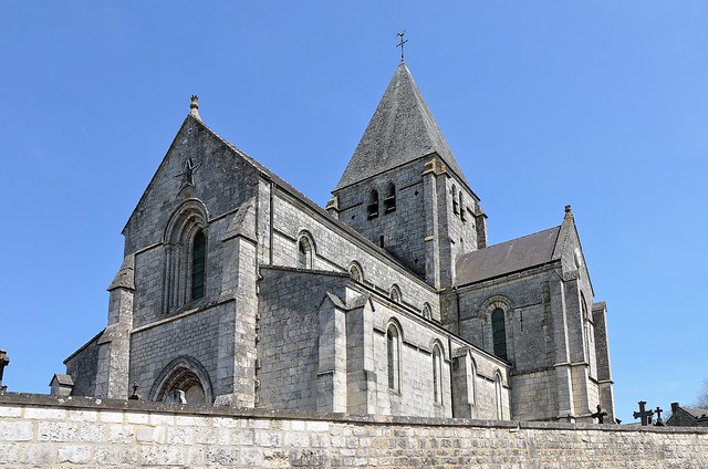 Hannappes (Ardennes) - Eglise fortifiée Saint-Jean-Baptiste