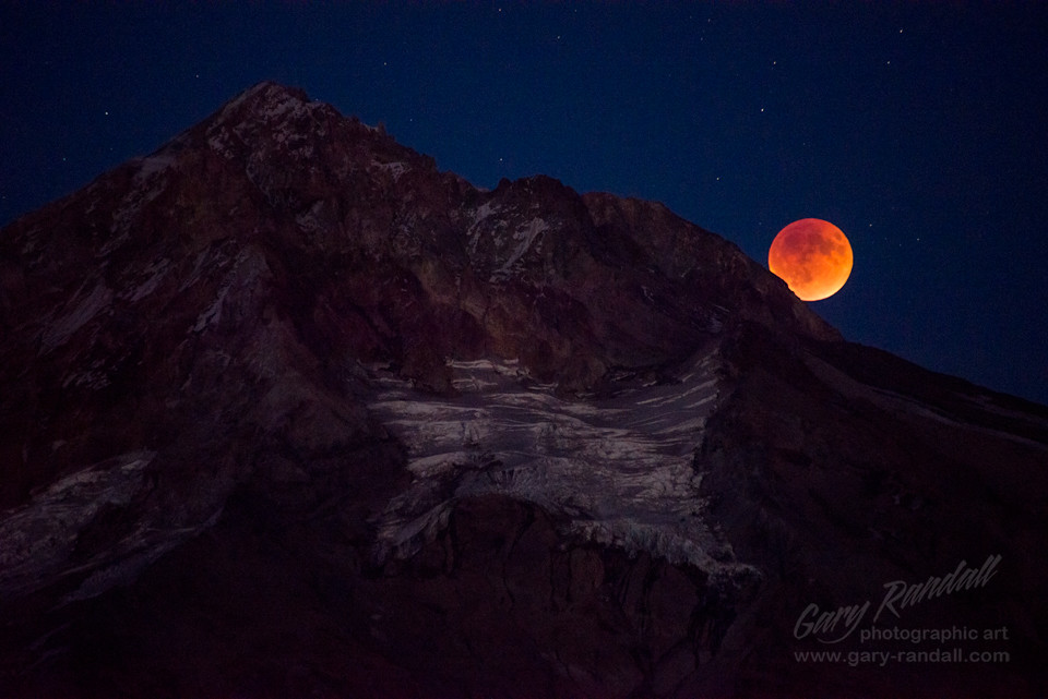 Mount Hood And The Supermoon Eclipse