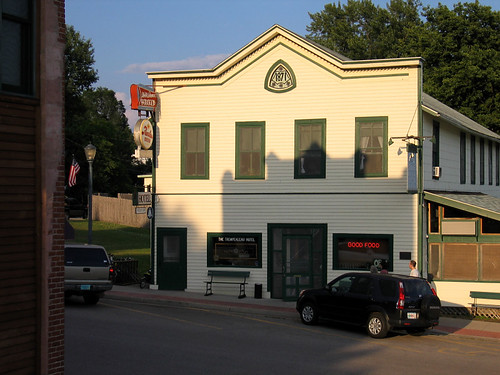 The Trempealeau Hotel by Jim Frazier, on the National Register of Historic Places
Trempealeau, Wisconsin
June 2006
<a href="http://adve