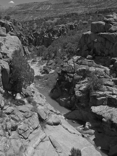 blackandwhite rural colorado stream canyon erosion highdesert granite geology potholes escalantecanyon escalantecreek