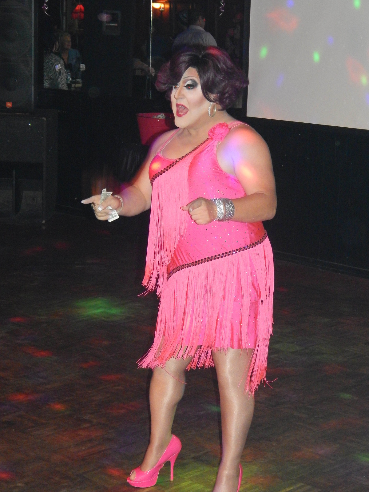 Michelle Michaels performing
