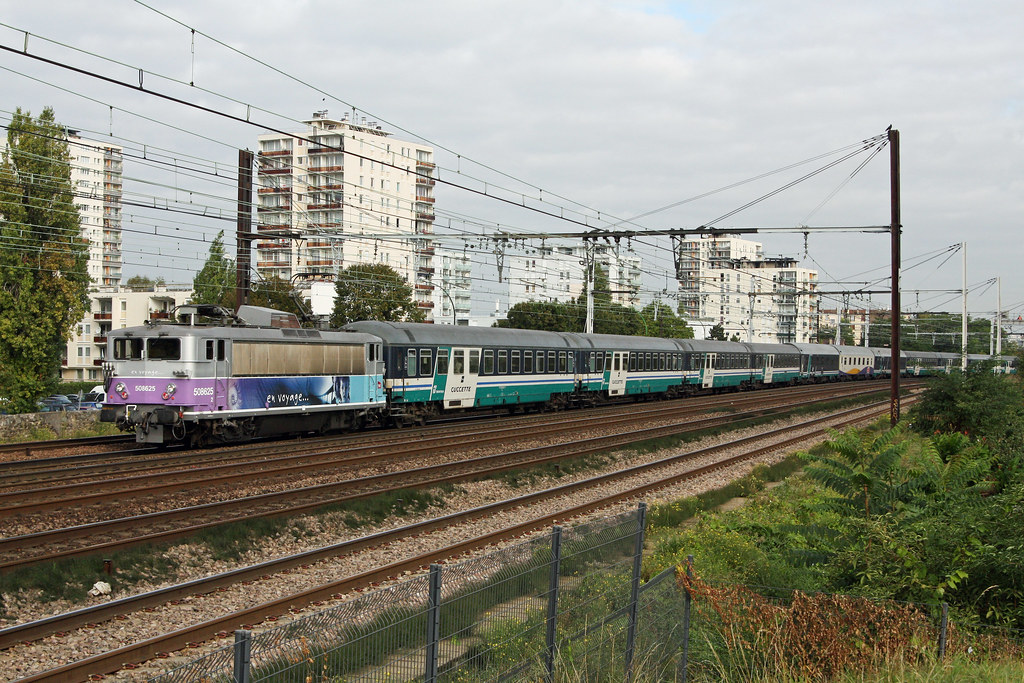BB 8625 SNCF, Le Vert de Maisons (Alfortville), 20th September 2011