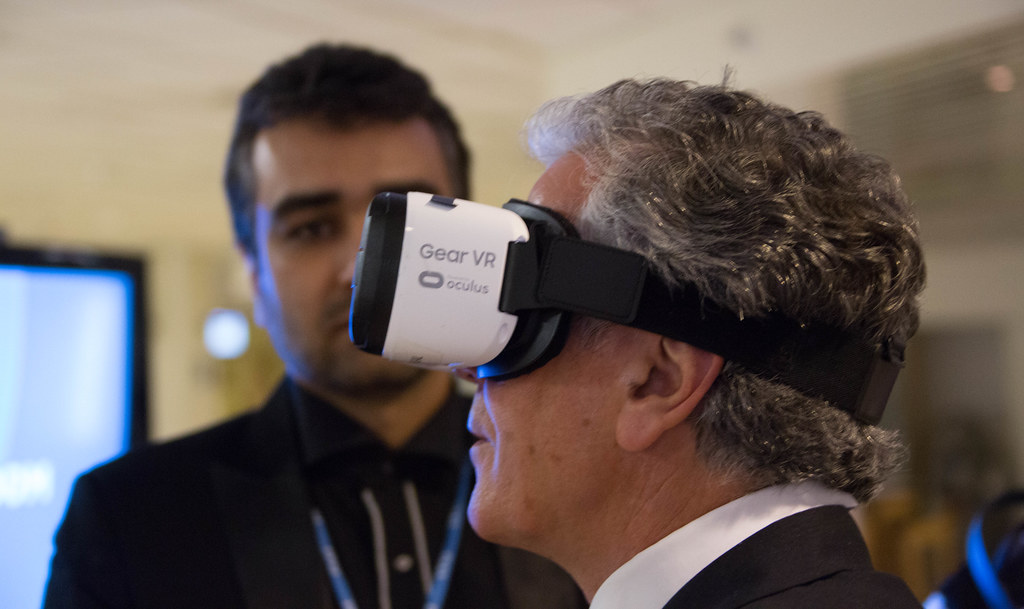 Junior Apparatet bidragyder ITU-R WP6C VR and 360 Seminar | Virtual Reality demos by the… | Flickr