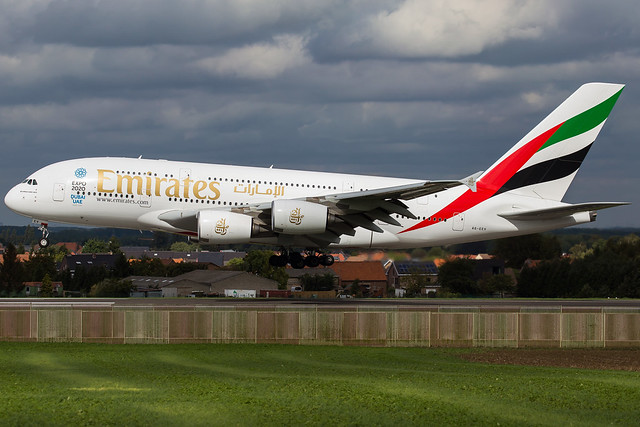 Emirates A380-861 A6-EEV