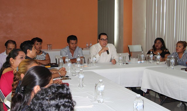 Gobierno de Oaxaca, El Director General del IEEA y personal de las Coordinaciones de Zona revisaron estrategias  y logros en la educación para adultos, Oaxaca