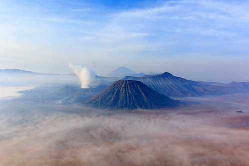 sunrise indonesia volcano java nationalpark bromo semeru indonesië batok vulkaan jawatimur bromotenggersemeru sukapura tamannasionalbromotenggersemeru