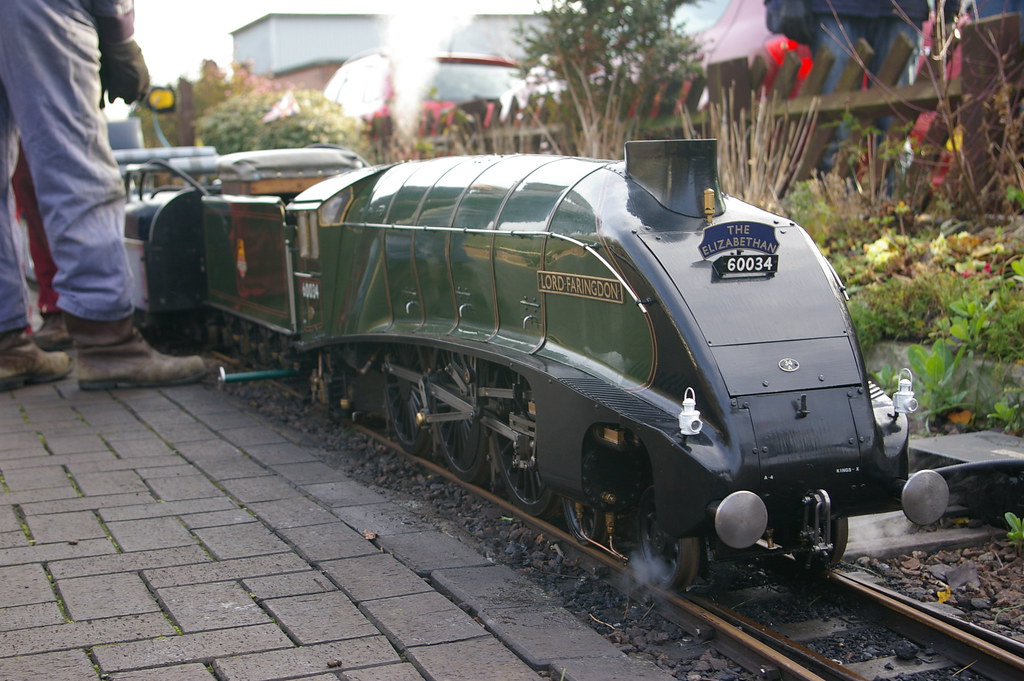 L N E R Class A4 Pacific 4 6 2 60034 Lord Faringdon Flickr l-n-e-r-class-a4-pacific-4-6-2-60034-lord-faringdon-flickr