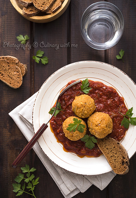 Spiced red lentil patties with tomato sauce