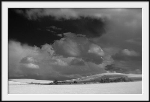 iwasntdriving ir infrared roadtrip bathurst nsw australia olympusomdem5 farmland cloudscape m43 microfourthirds midwesternhighway
