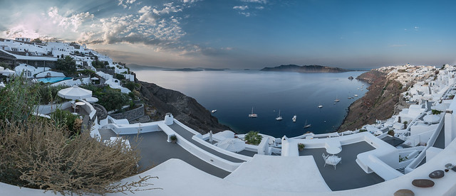 Morning in Oia from Gabbiano Apartments