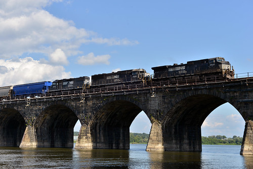 rockvillebridge norfolksouthern mixedpower river railroad train