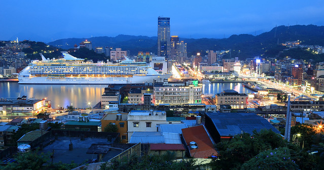 夜帝 ~ A busy harbor city, Keelung  in northern Taiwan ~