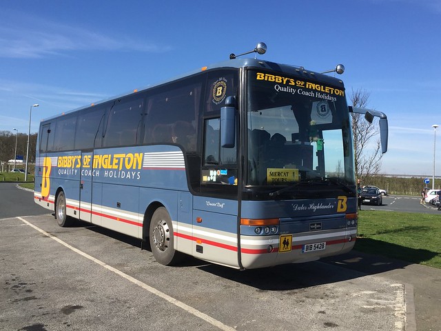 When photographed it was 11 years old and still looking good !!!   Bibbys of Ingleton BIB5428 a DAF SB4000XF Van Hool. New as YJ04BNE. Seen at Wetherby Services 06/04/2015