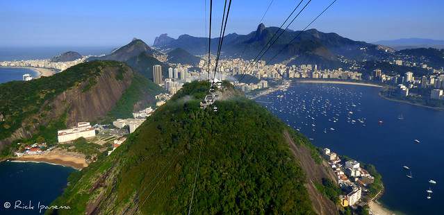 Rio de Janeiro Visto do Bondinho do Pão de Açucar Rio  seen from inside Sugar Loaf's Cable Car #SugarLoaf #PãodeAçucar #Rio2016 #Rio450