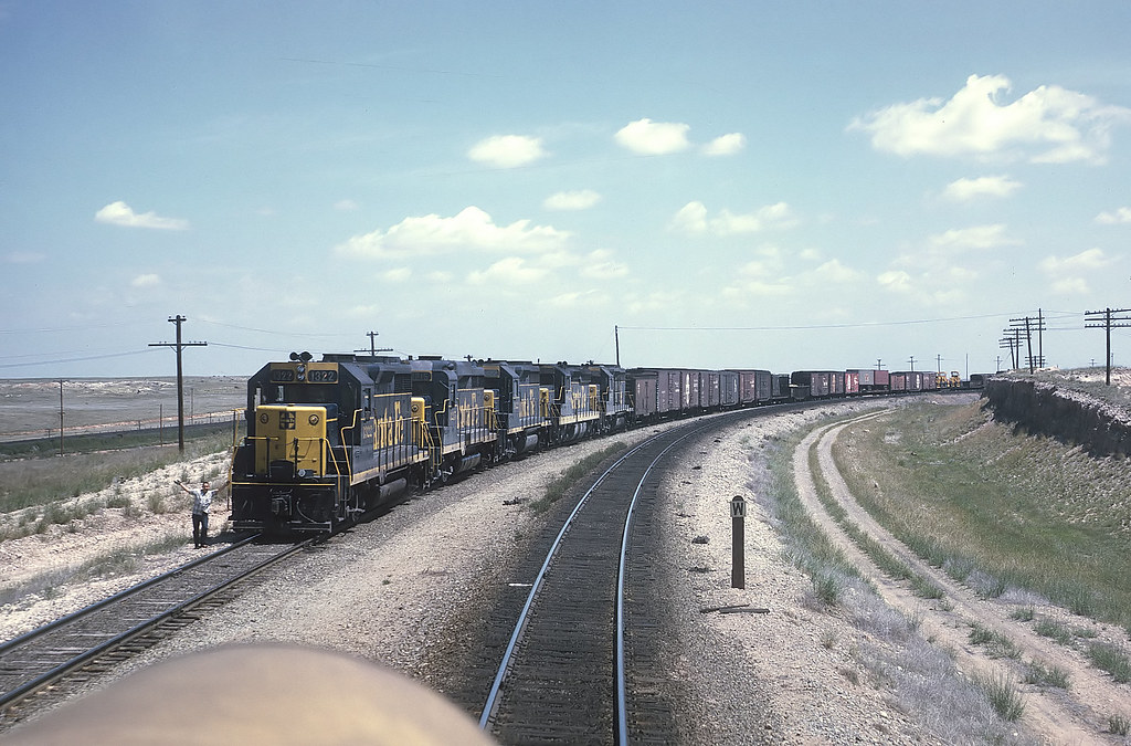 ATSF GP35 1322 at Vaughn, New Mexico. Taken from cab of F7… | Flickr